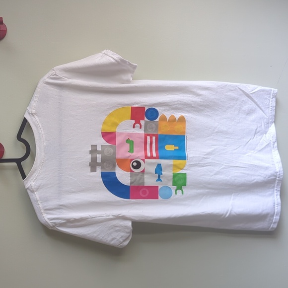 Lego | Gildan. Women's Logoed T-shirt. Size Small. - Picture 3 of 8